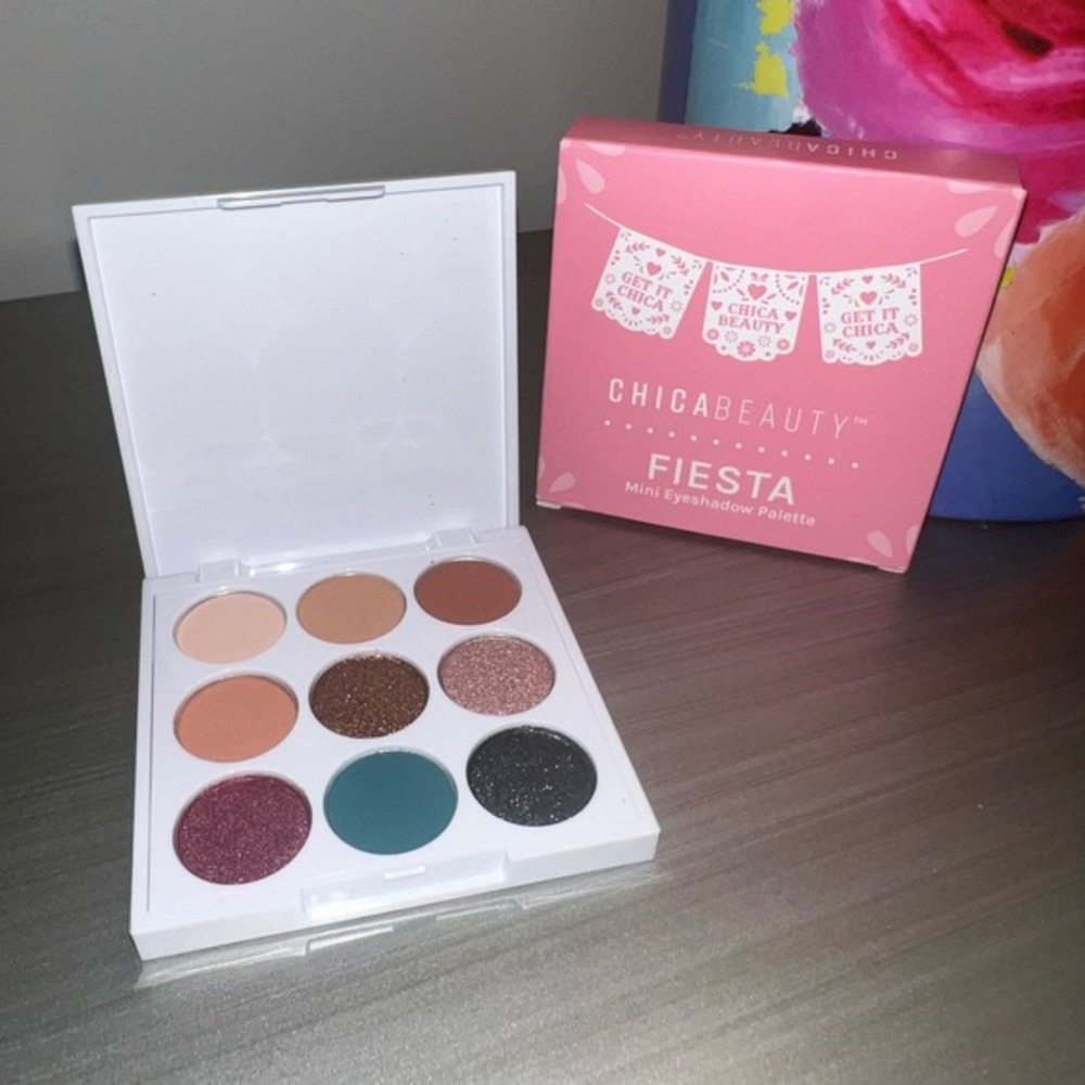 🔴 3/$18 5/$25 NIB Chica Beauty Mini Fiesta Eyeshadow Palette